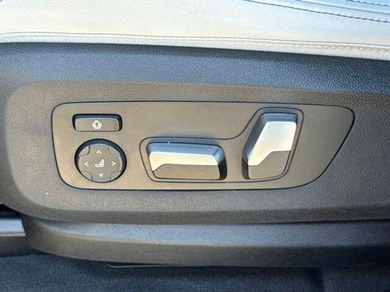 Used 2025 BMW X5 xDrive40iImage 19