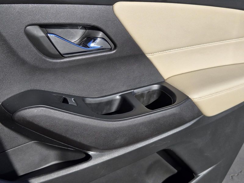 Used 2023 Chevrolet Traverse FWD 4dr LS w/1LS