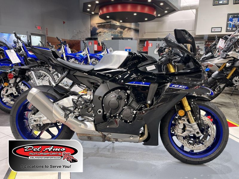 New 2026 Yamaha YZF-R1M Image 1
