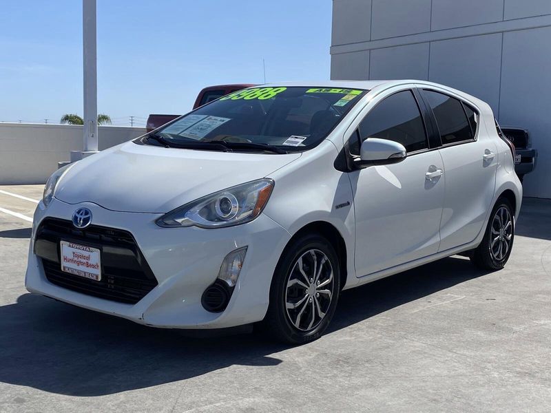 2015 Toyota Prius c TwoImage 8