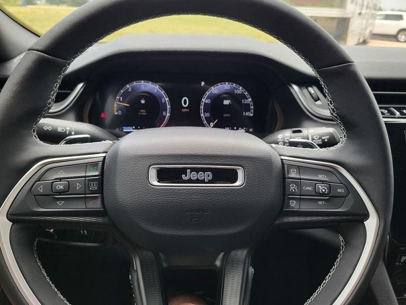 2025 Jeep Grand Cherokee L Altitude XImage 14