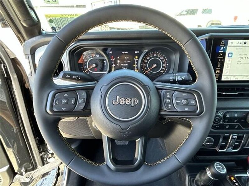 2024 Jeep Gladiator Sport S 4x4Image 17