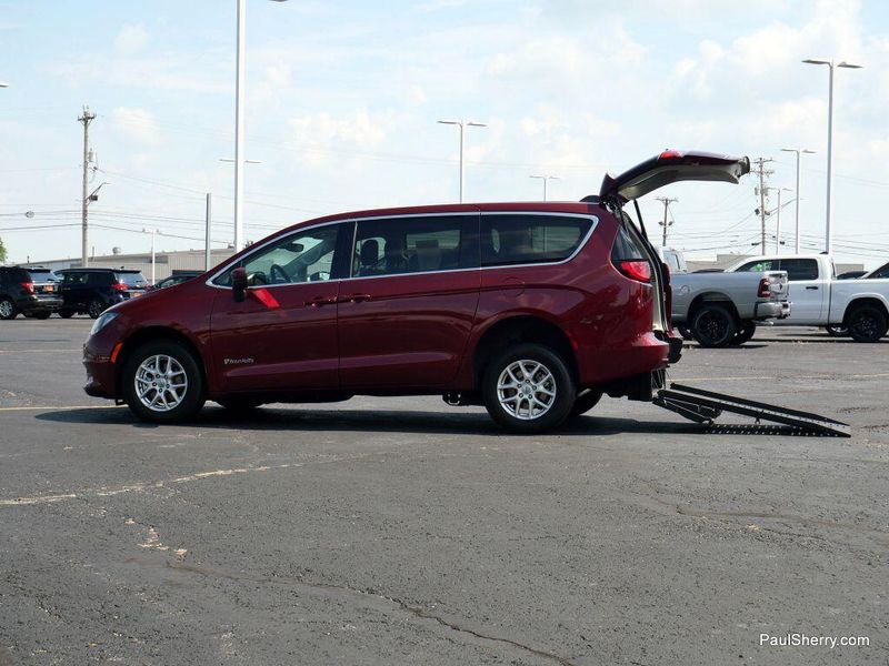 Used 2023 Chrysler Voyager LXImage 8