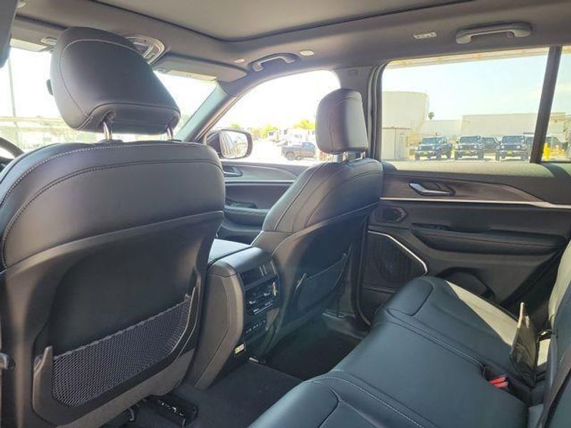 New 2026 Jeep Grand Cherokee Limited 4x4