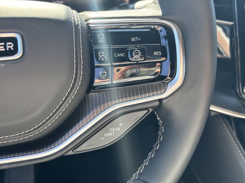 2026 Jeep Grand Wagoneer Summit Obsidian 4x4Image 38