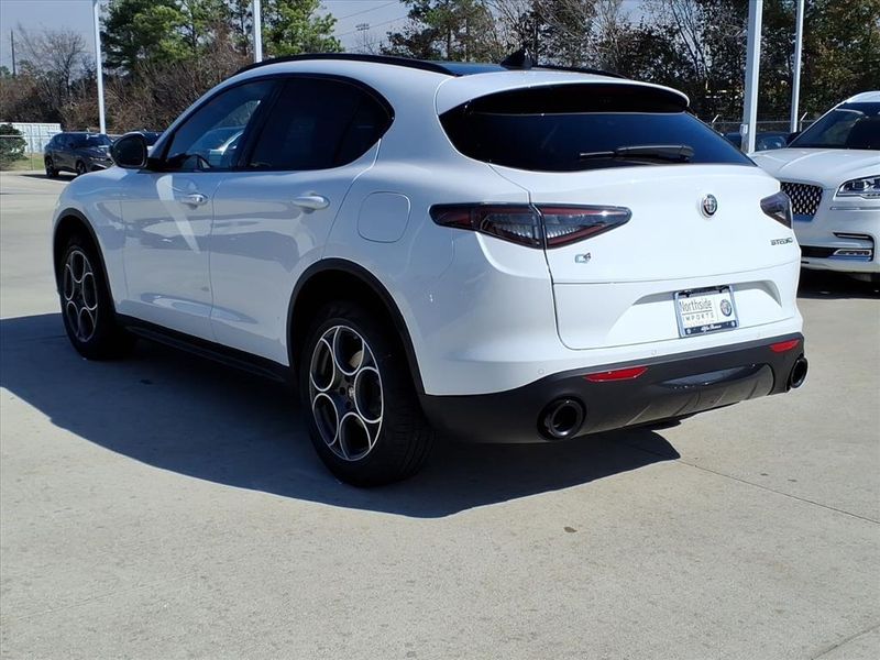 New 2026 Alfa Romeo Stelvio SprintImage 9