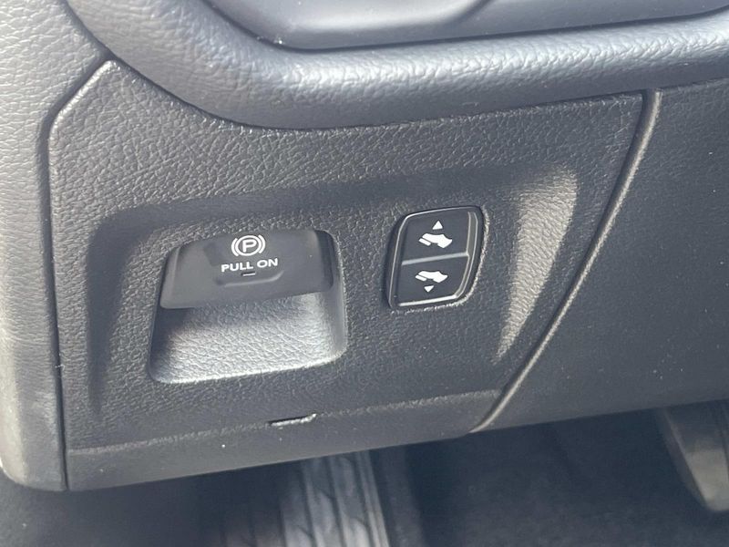 New 2026 RAM 1500 Big Horn Crew Cab 4x2 5'7' Box