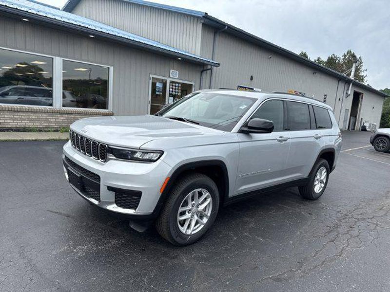 New 2025 Jeep Grand Cherokee L Laredo X 4x4Image 2