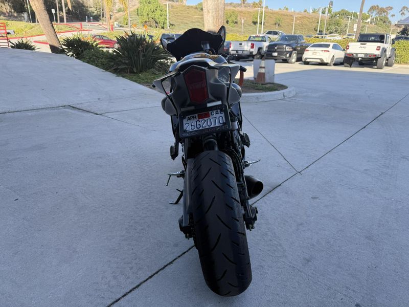 Used 2023 Yamaha YZF R7 Image 8