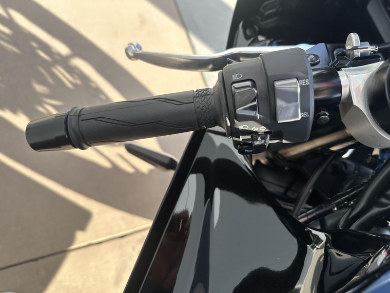 2025 Yamaha YZF-R7 Image 9