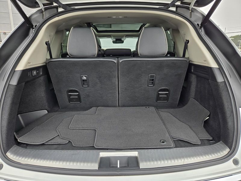 Used 2022 Acura MDX SH-AWD w/Advance Package