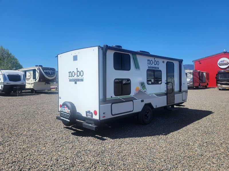 Used 2024 FOREST RIVER NO BOUNDRIES 19.3 Image 3