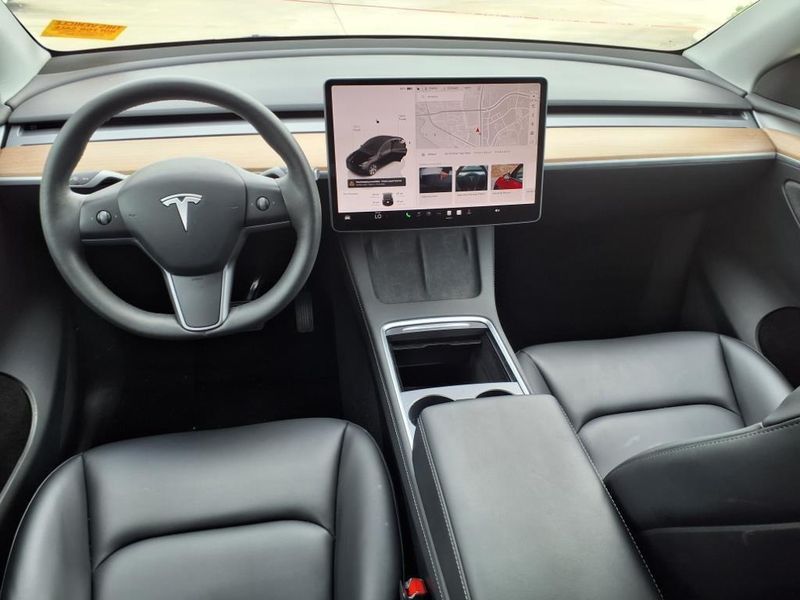 2023 Tesla Model Y Long RangeImage 16
