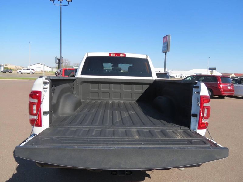 Used 2024 RAM 2500 Big Horn 4x4 4dr Crew Cab 6.3 ft. SB PickupImage 14