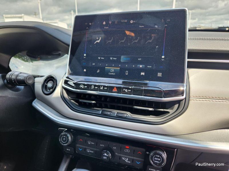 New 2025 Jeep Compass Limited 4x4Image 36