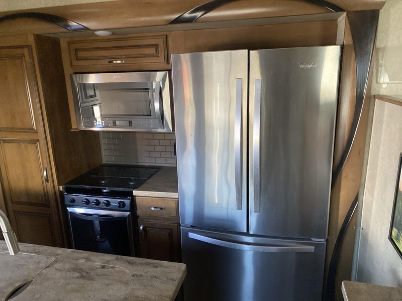 Used 2018 FOREST RIVER CEDAR CREEK 38 FLX Image 18