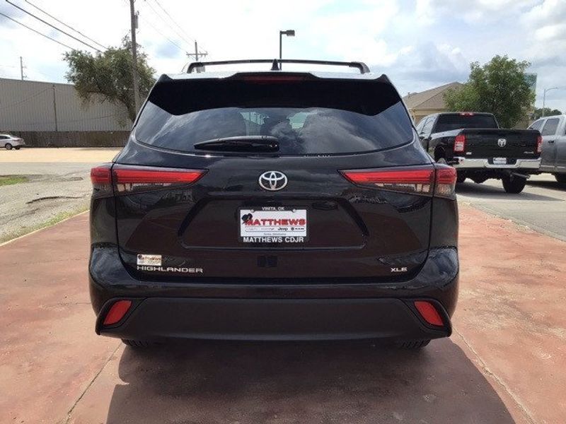 2021 Toyota Highlander XLEImage 4