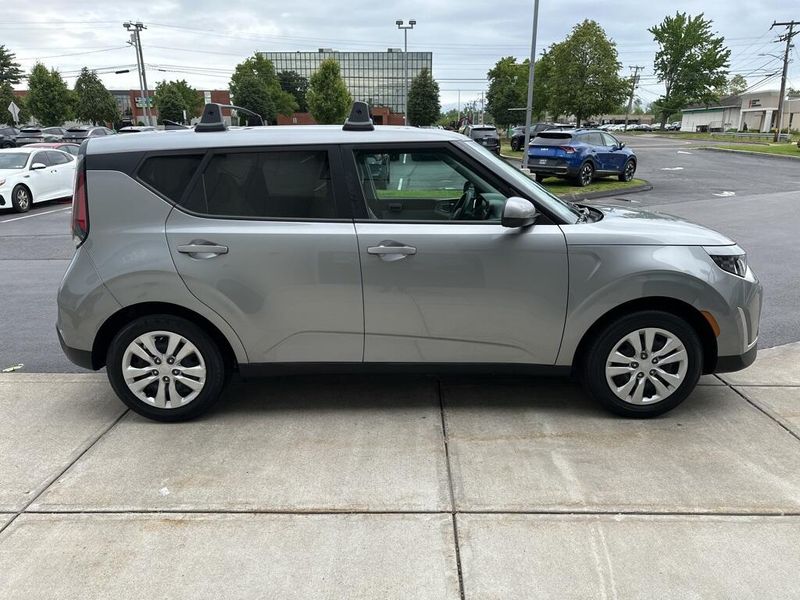 2023 Kia Soul LXImage 4