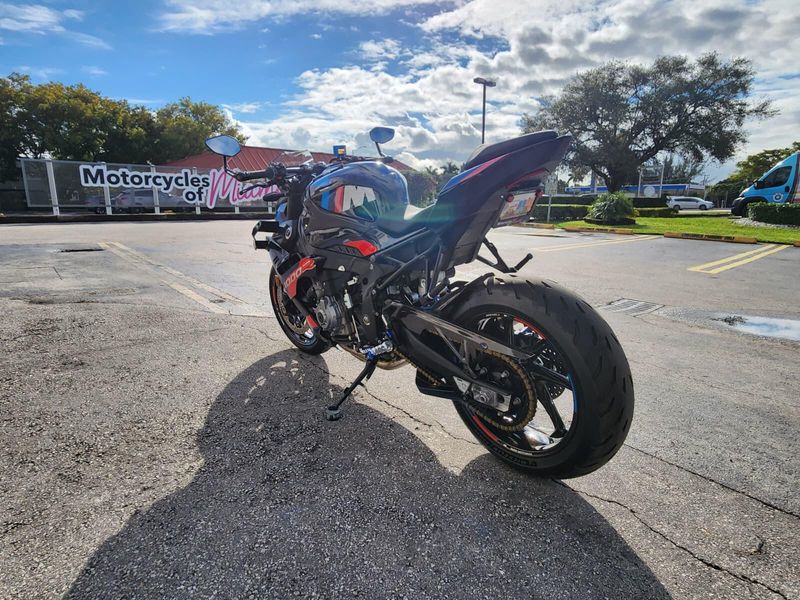 2023 BMW M 1000 RImage 7