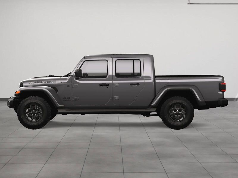 2025 Jeep Gladiator Sport photo 3