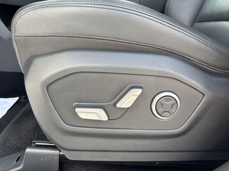 Used 2024 Hyundai Santa Fe LimitedImage 32