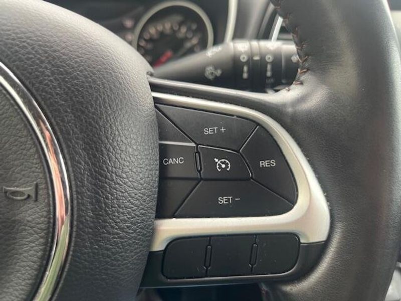 Used 2018 Jeep Compass Image 5