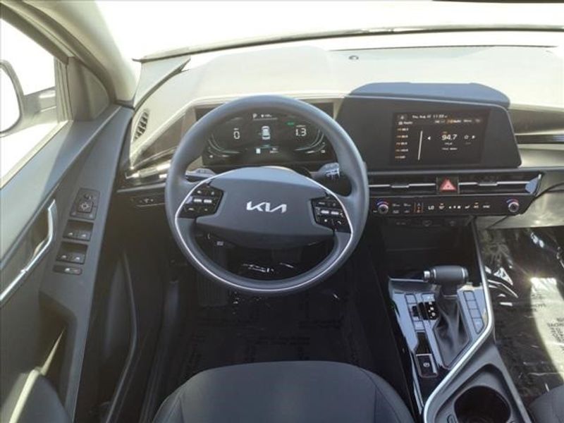 2024 Kia Niro LXImage 5