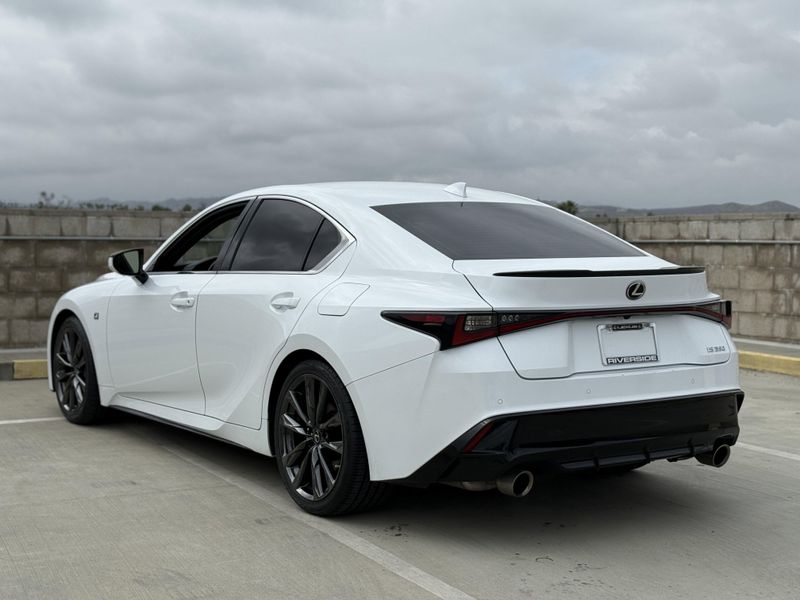 2022 Lexus IS 350 F-SPORTImage 10