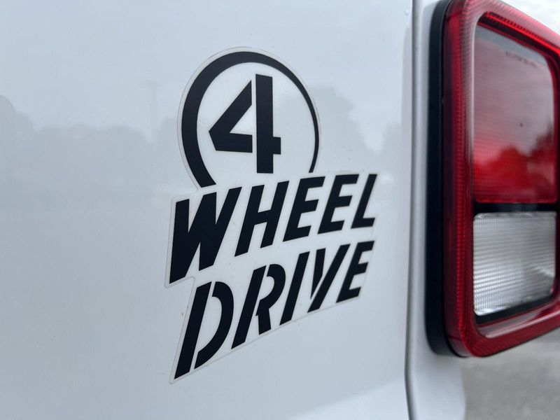 2021 Jeep Gladiator Willys photo 9