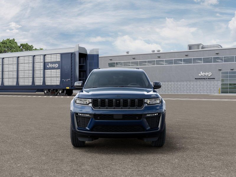 New 2026 Jeep Grand Cherokee L Limited Reserve 4x4Image 6