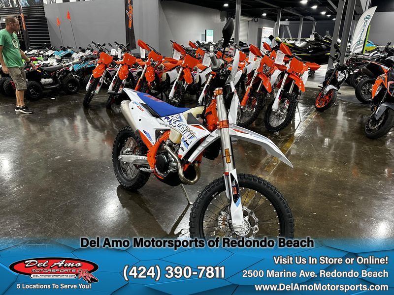 2024 KTM 500 EXC-F SIX DAYS  in a WHITE/ORANGE exterior color. Del Amo Motorsports of Redondo Beach (424) 304-1660 delamomotorsports.com 