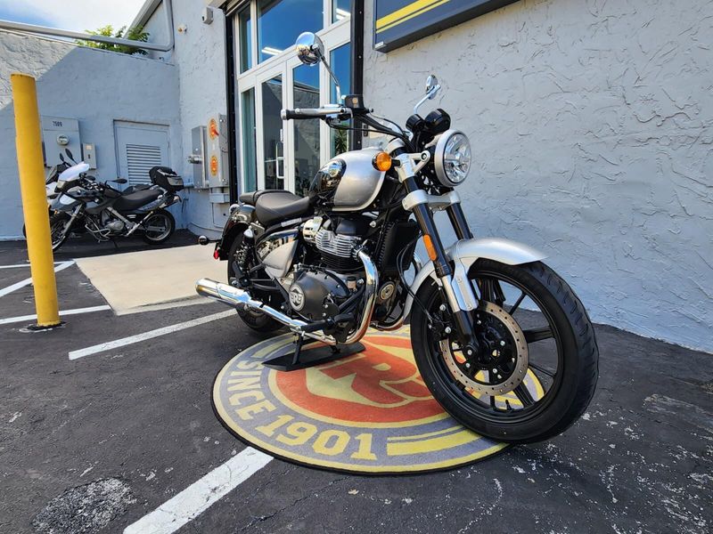 New 2024 Royal Enfield SUPER METEOR Image 9
