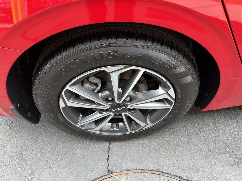 2024 Kia Forte LXSImage 10