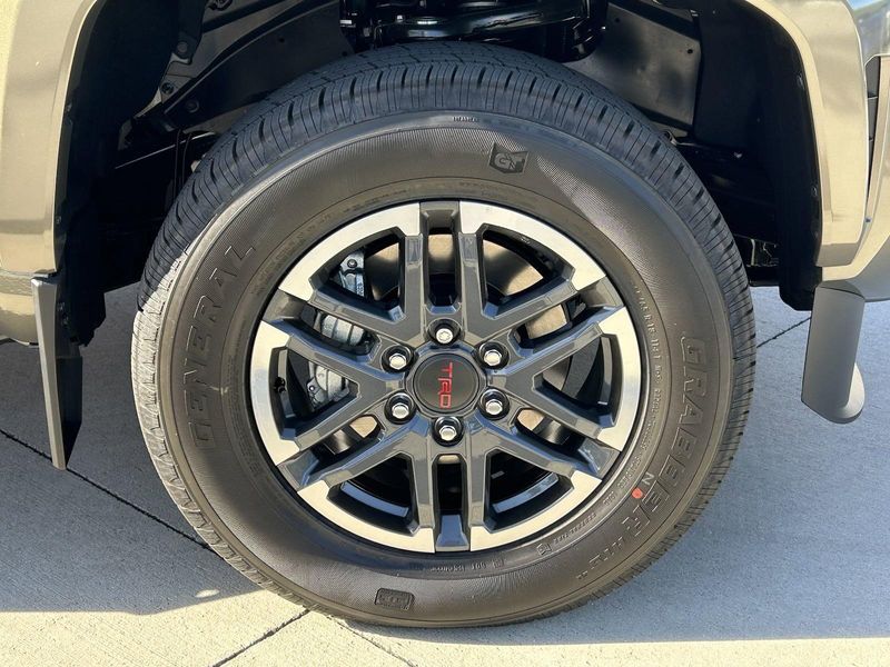 New 2024 Toyota Tacoma TRD SportImage 8