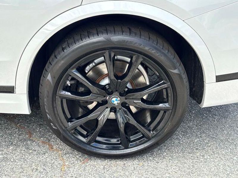 Used 2024 BMW X7 xDrive40iImage 14
