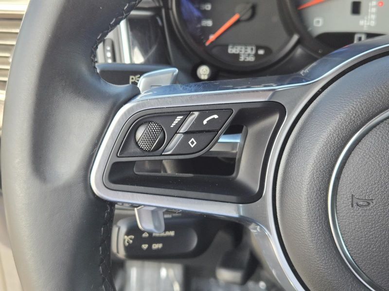 2016 Porsche Macan S photo 13