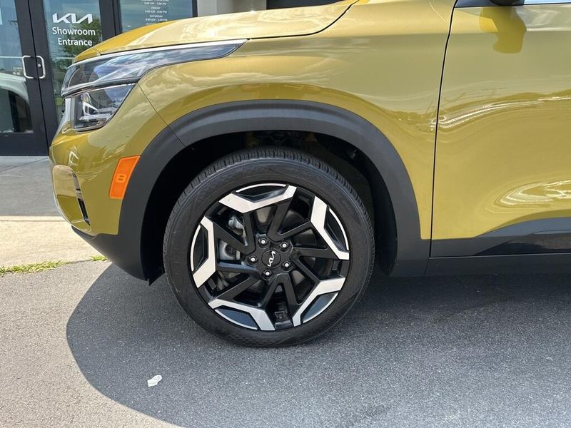 Used 2024 Kia Seltos SXImage 14