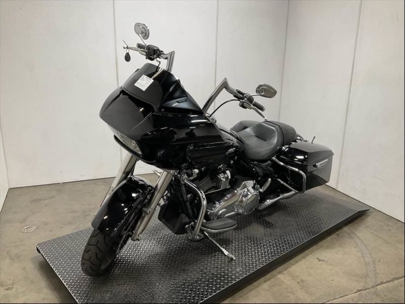 2022 Harley-Davidson Road Glide in a Black exterior color. BMW Motorcycles of Temecula – Southern California (951) 506-6903 bmwmotorcyclesoftemecula.com 