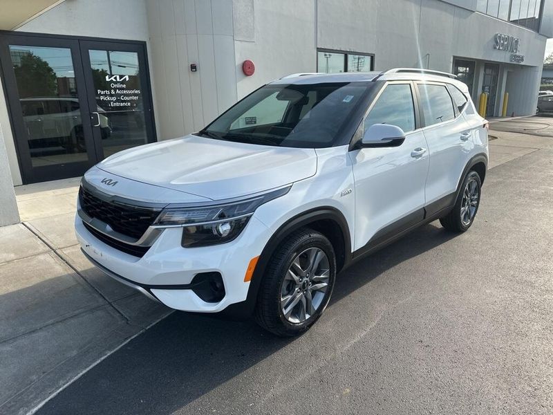 2022 Kia Seltos SImage 2