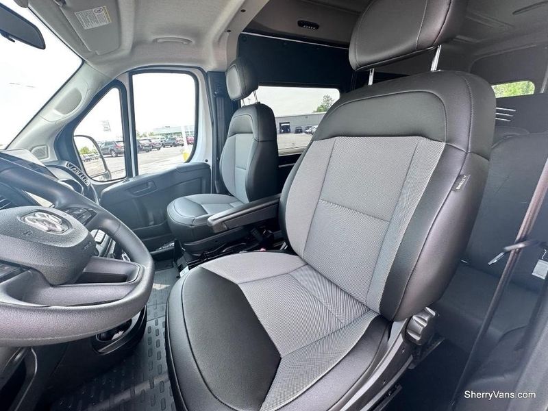 2023 RAM ProMaster 2500 High RoofImage 4