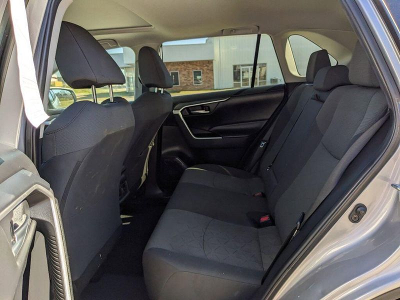 2023 Toyota RAV4 XLEImage 17