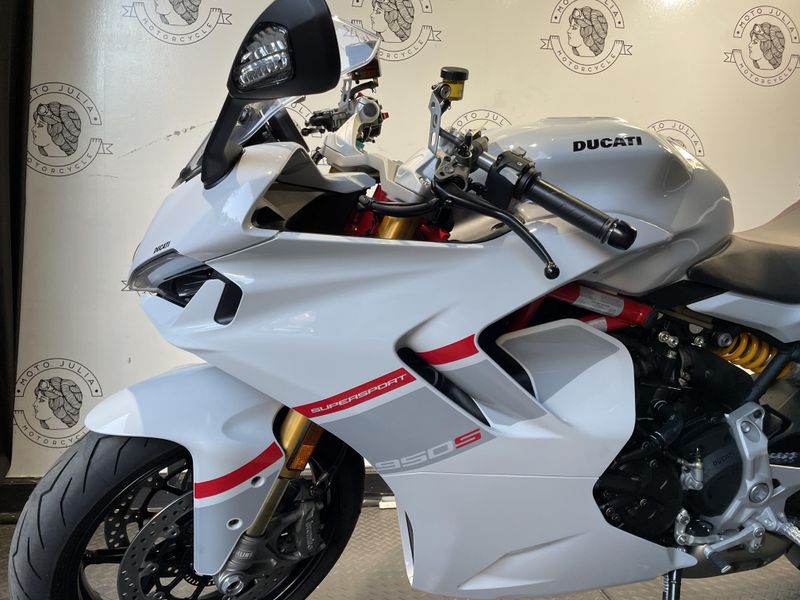 2024 Ducati SUPERSPORT S