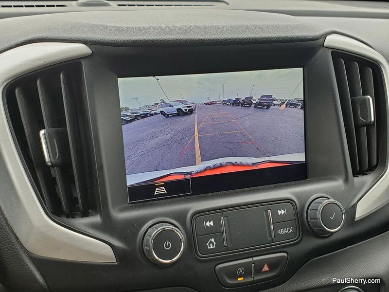 Used 2024 GMC Terrain SLTImage 24