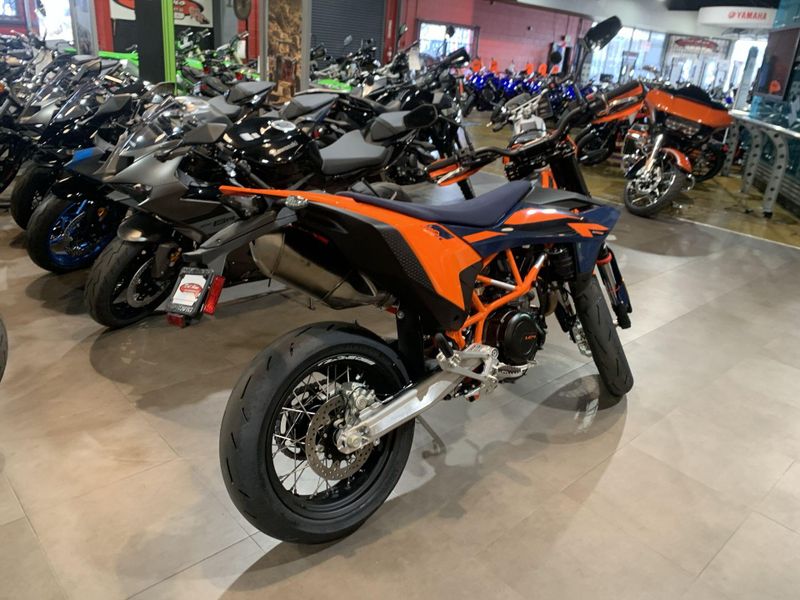 New 2026 KTM 690 SMC R Image 8
