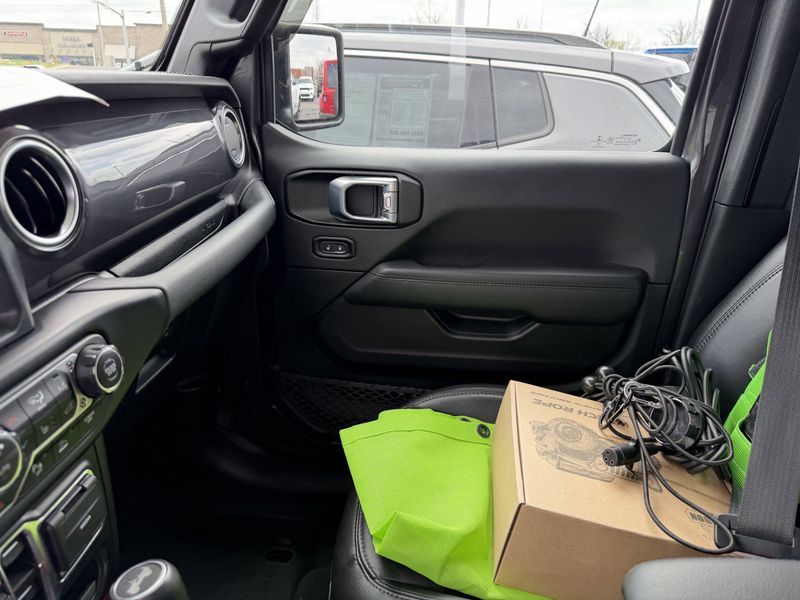 Used 2021 Jeep Wrangler Unlimited Sahara AltitudeImage 30