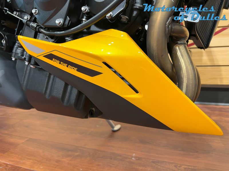 New 2025 Triumph Street Triple 765 RS Image 15