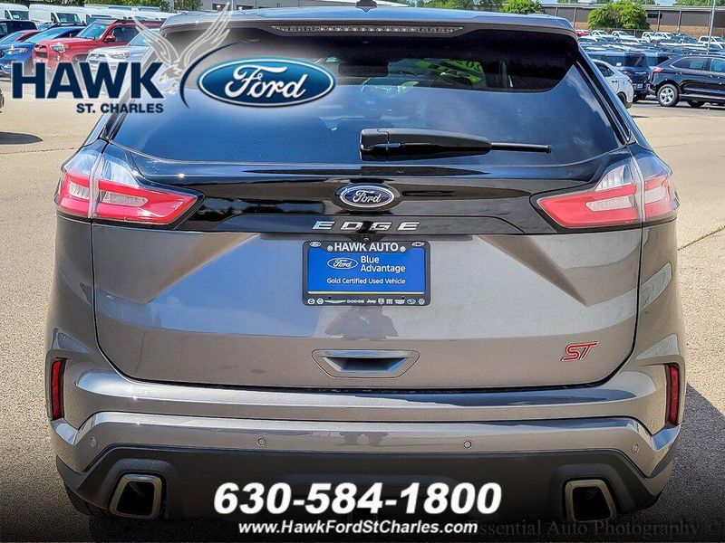 2022 Ford Edge ST photo 4