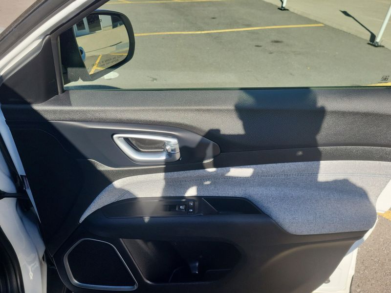 Used 2023 Jeep Compass LatitudeImage 19