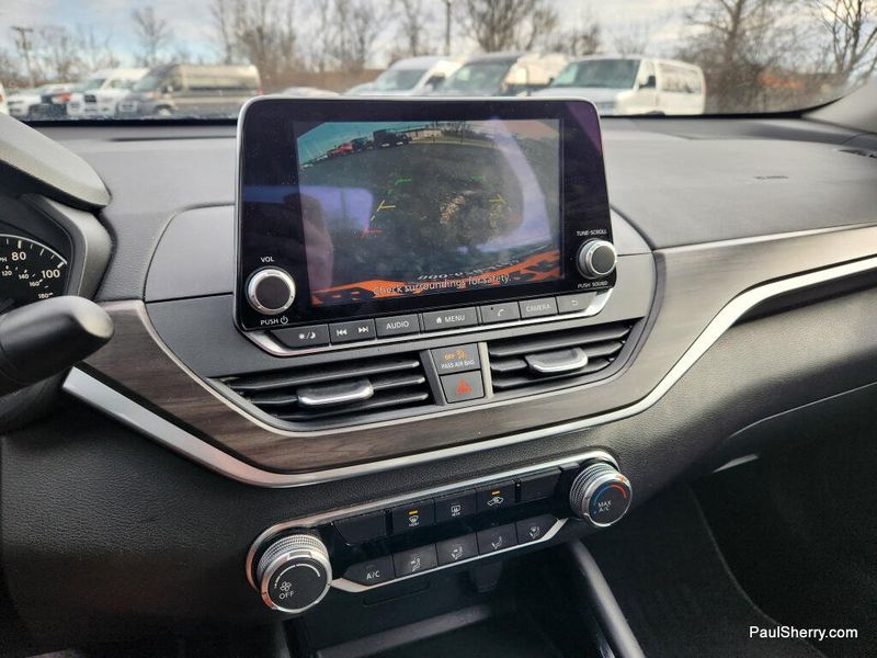 Used 2023 Nissan Altima 2.5 SV