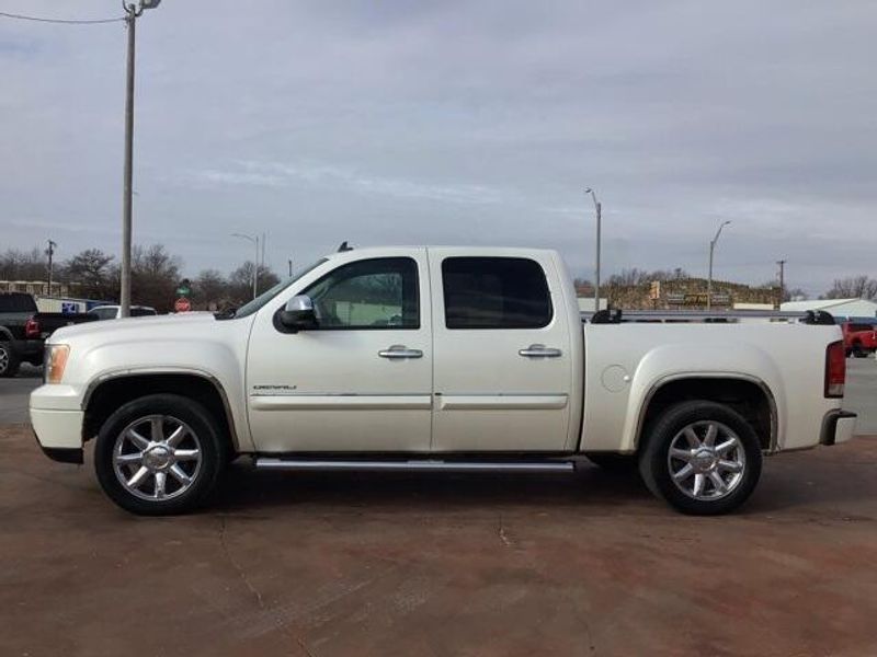 2011 GMC Sierra 1500 DenaliImage 2